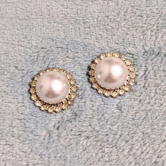 Vintage "Bluette" Rhinestone & Faux Pearl Shoe Clips - circa 1960's - Picture 5 of 11